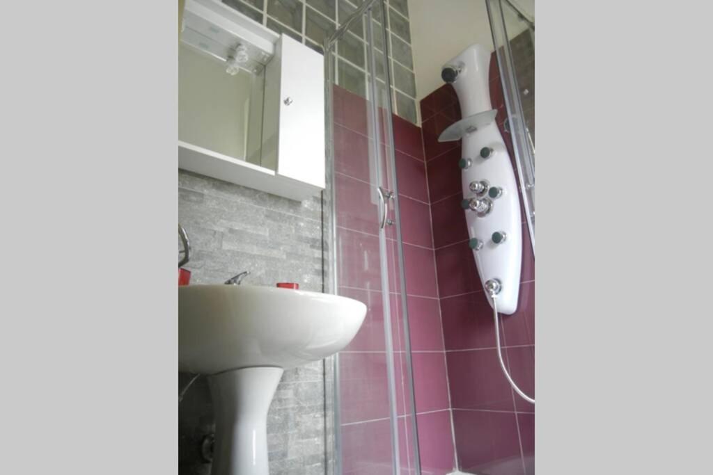 "Little Sicilian Home"-Room With A Private Bathroom & Kitchen -Fridge - And Shared A Beautiful Terrace On Hostel Taormina Center 外观 照片